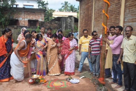 â€˜Naba Jagaran Clubâ€™ observed Khuti Puja ahead of Durga puja